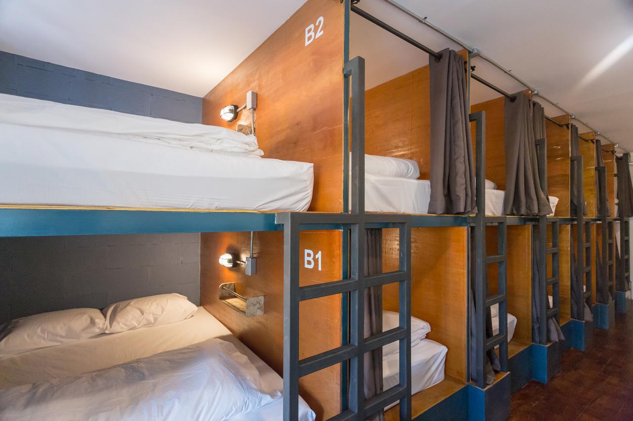 Funwahn Hostel And Cafe Chiang Mai Luaran gambar