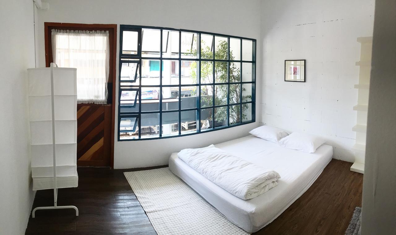 Funwahn Hostel And Cafe Chiang Mai Luaran gambar