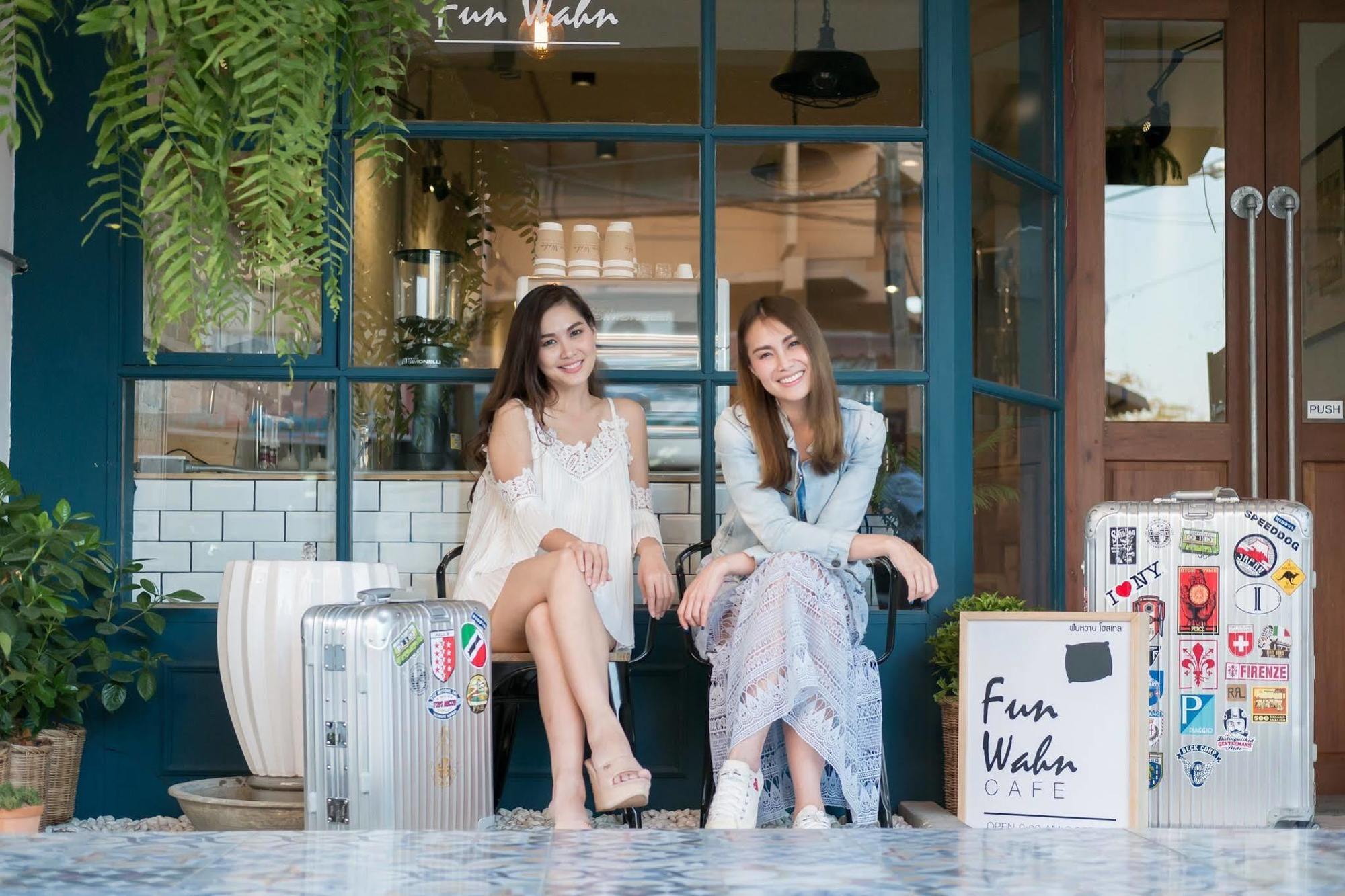 Funwahn Hostel And Cafe Chiang Mai Luaran gambar