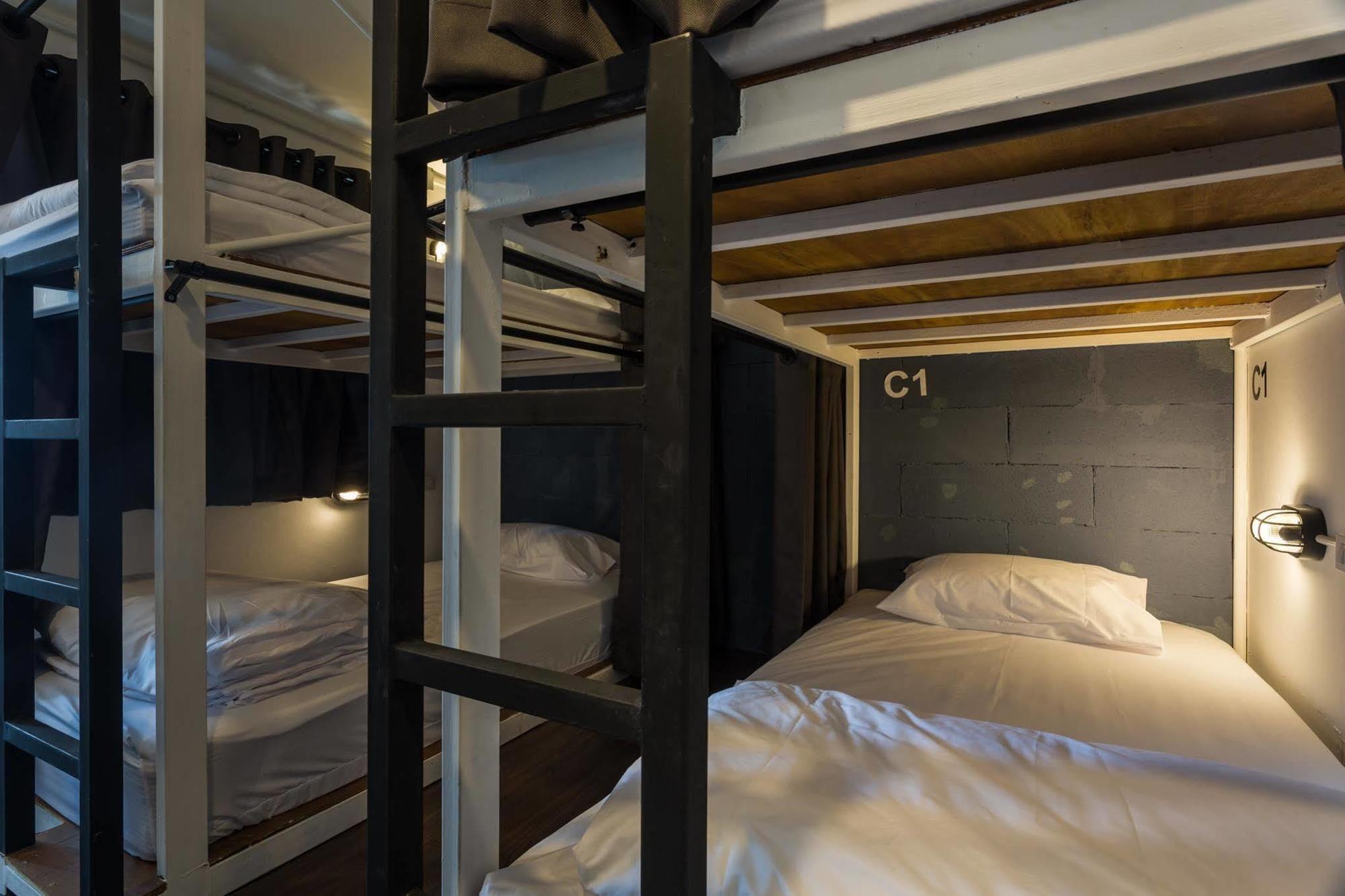 Funwahn Hostel And Cafe Chiang Mai Luaran gambar