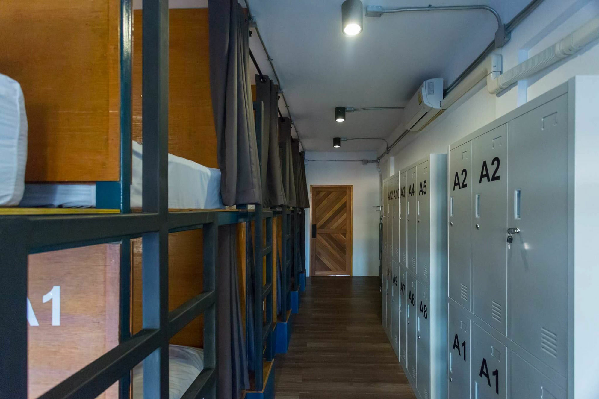 Funwahn Hostel And Cafe Chiang Mai Luaran gambar