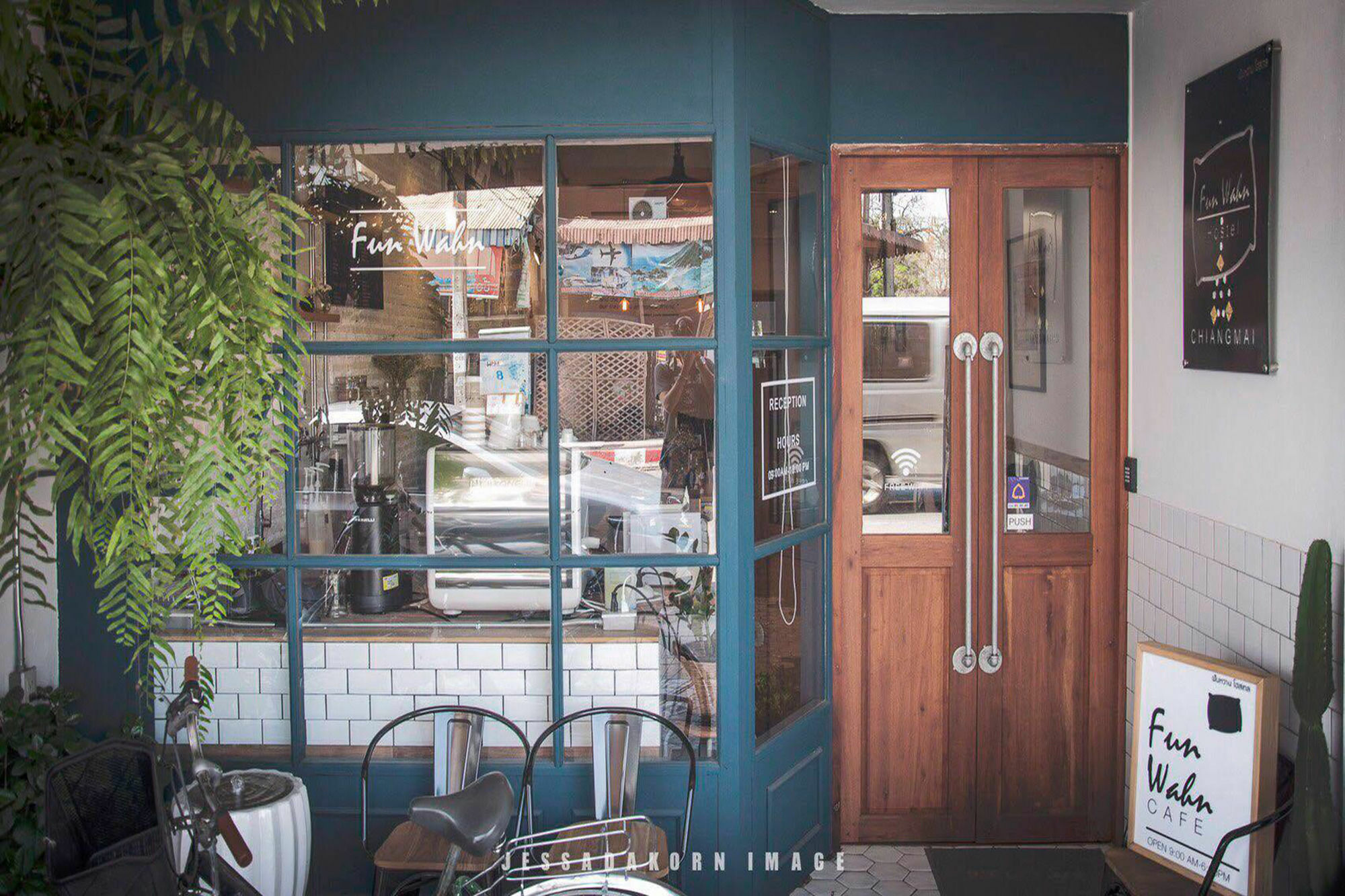 Funwahn Hostel And Cafe Chiang Mai Luaran gambar